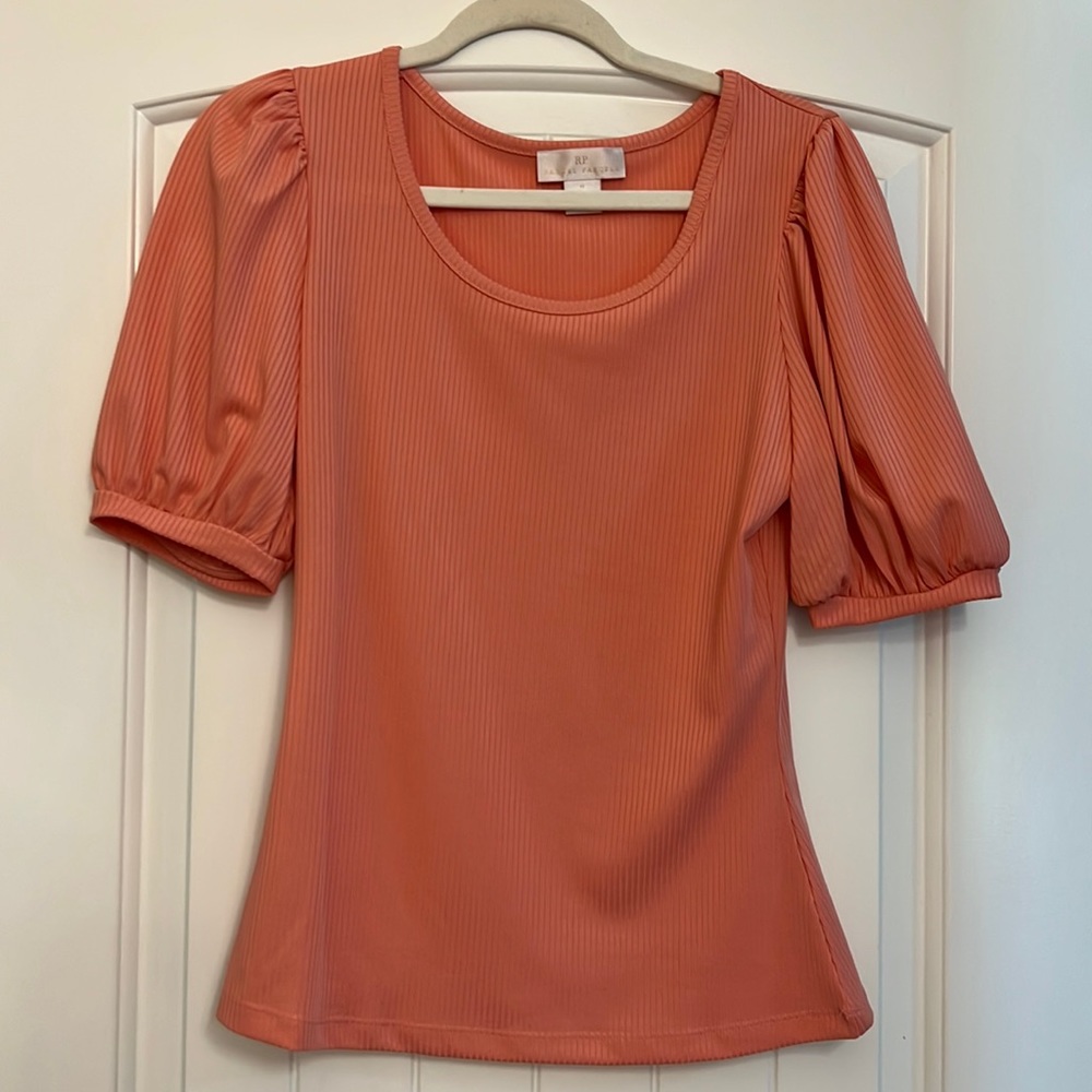 3/4 length bubble sleeve top.